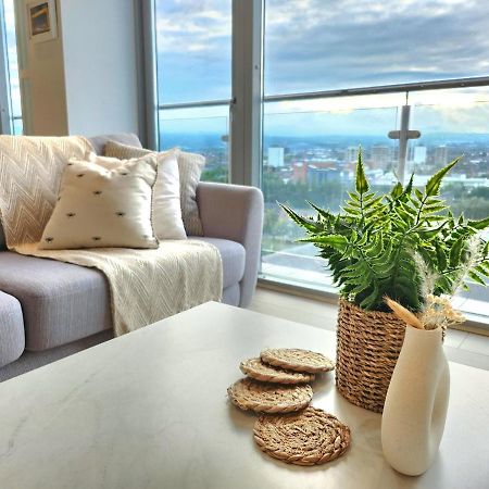 Pass The Keys Stunning Penthouse With Balcony Sunset Views Lejlighed Belfast Eksteriør billede