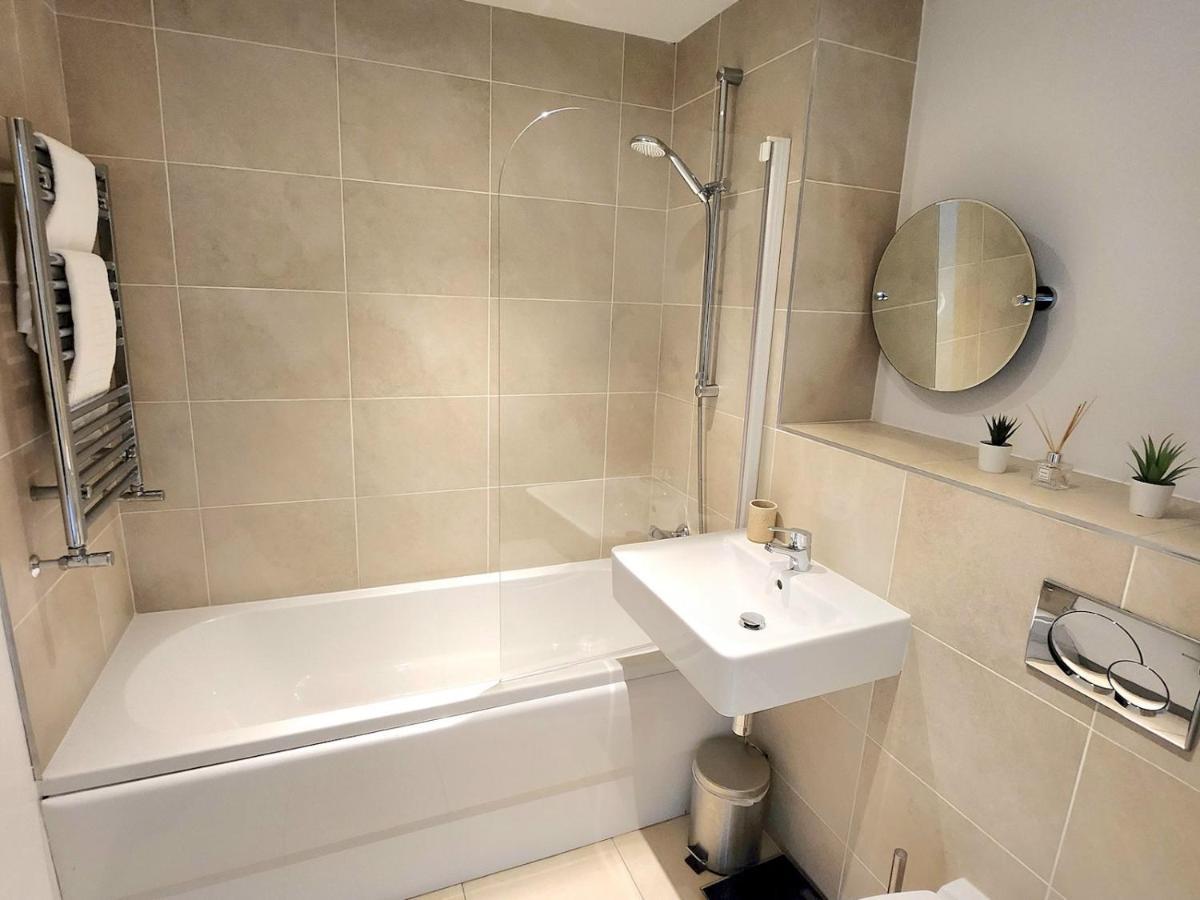 Pass The Keys Stunning Penthouse With Balcony Sunset Views Lejlighed Belfast Eksteriør billede
