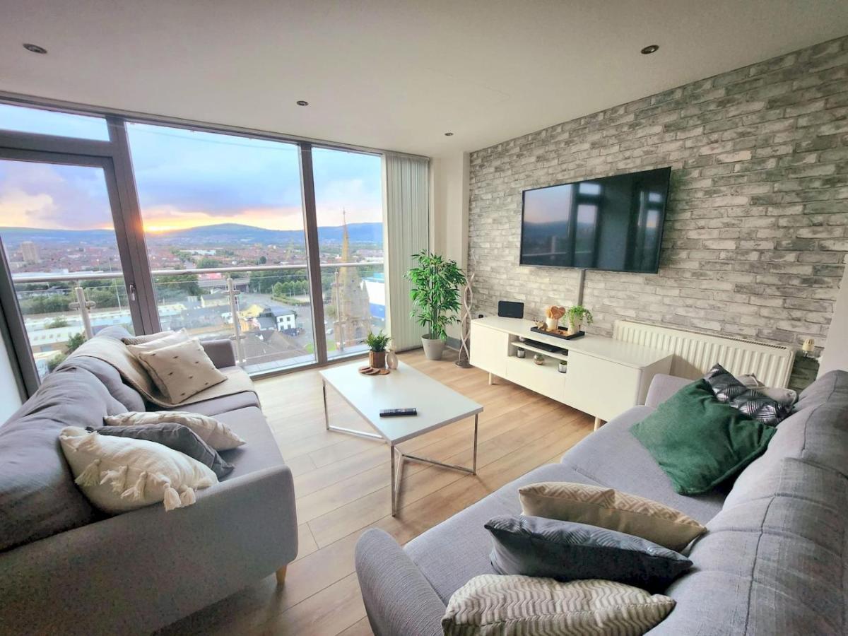 Pass The Keys Stunning Penthouse With Balcony Sunset Views Lejlighed Belfast Eksteriør billede